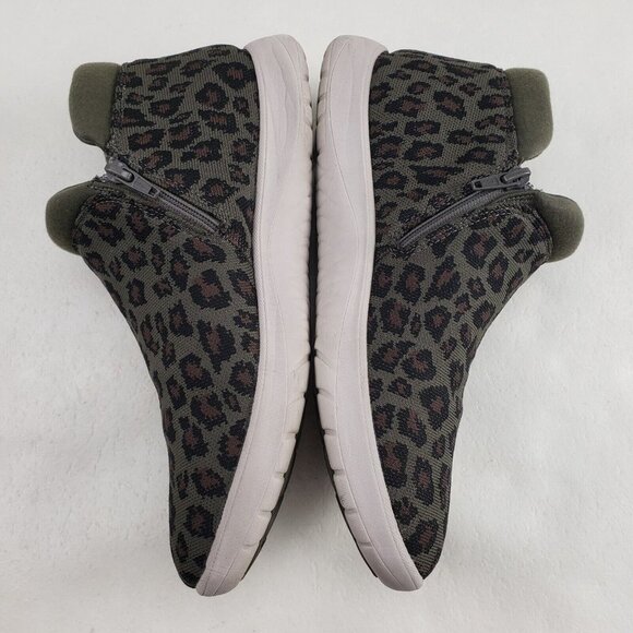 Clarks Adella Pine Ankle Boot Womens 9 Green Animal Print Side Zip Cloudstepper - Picture 5 of 10